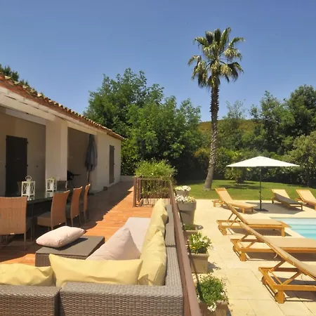 Sleeps 8 Pool Air Con *