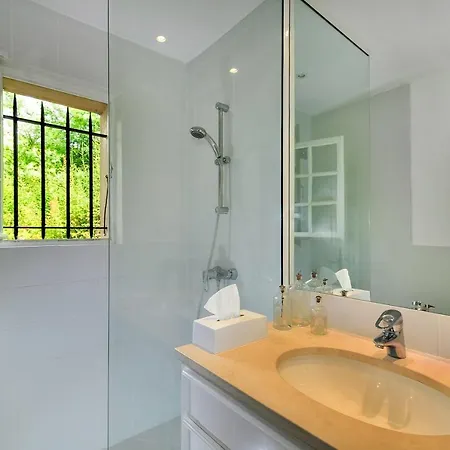 Sleeps 8 Pool Air Con * Ramatuelle