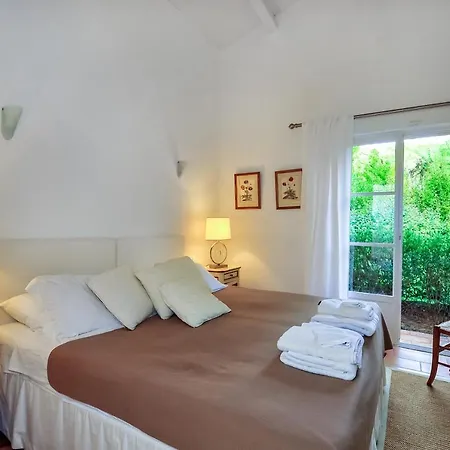 Villa Sleeps 8 Pool Air Con *