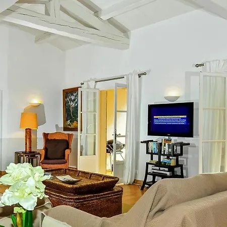 Villa Sleeps 8 Pool Air Con *